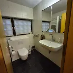 Uni- Und Citynahe Souterrain-wohnung Am Waldpark *