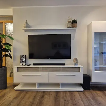 Apartament Uni- Und Citynahe Souterrain-wohnung Am Waldpark *