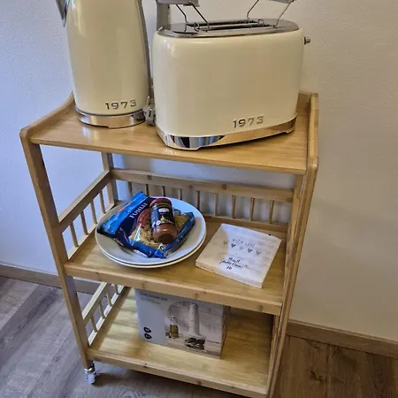 Uni- Und Citynahe Souterrain-wohnung Am Waldpark Appartamento