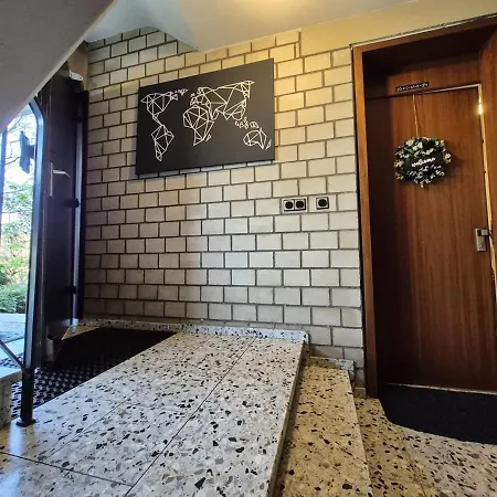 Appartement Uni- Und Citynahe Souterrain-wohnung Am Waldpark