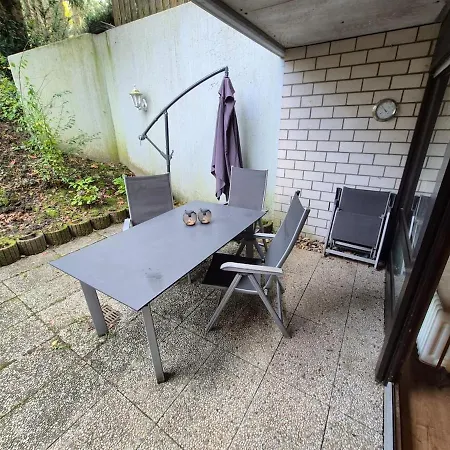 Uni- Und Citynahe Souterrain-wohnung Am Waldpark