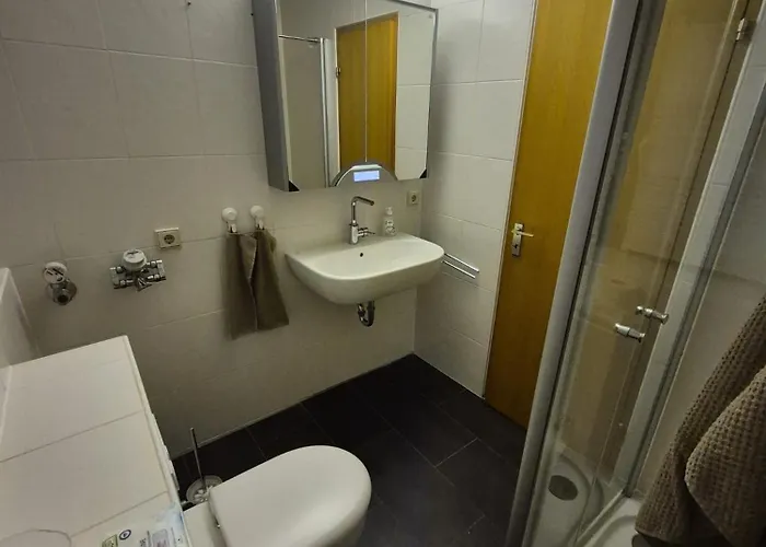 Apartament Uni- Und Citynahe Souterrain-wohnung Am Waldpark Wuppertal