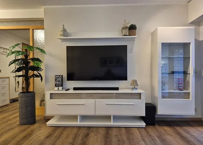 Apartament Uni- Und Citynahe Souterrain-wohnung Am Waldpark *