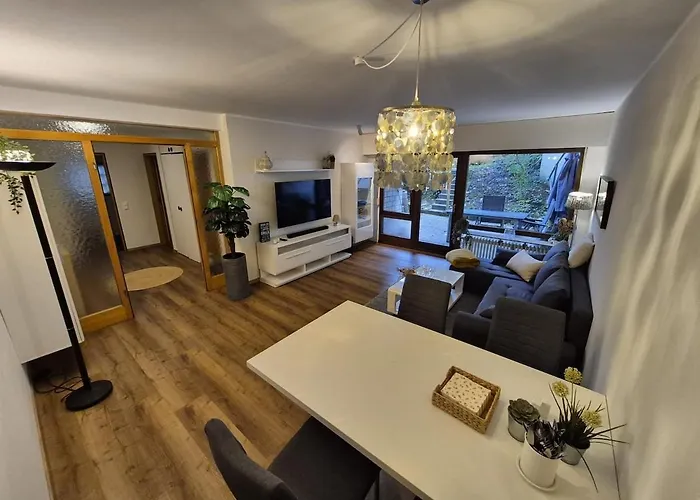 Uni- Und Citynahe Souterrain-wohnung Am Waldpark