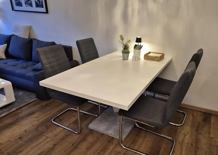 Uni- Und Citynahe Souterrain-wohnung Am Waldpark Wuppertal