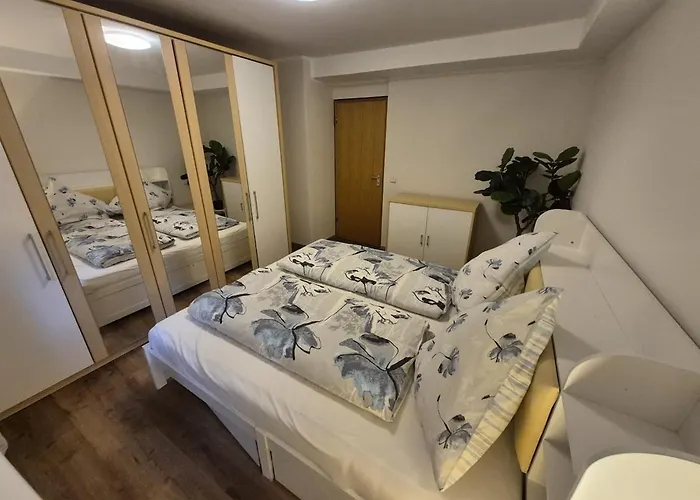 Uni- Und Citynahe Souterrain-wohnung Am Waldpark Wuppertal