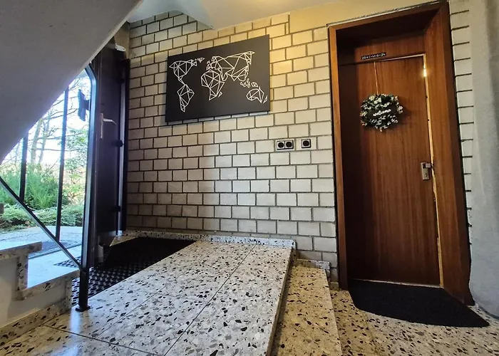 Appartement Uni- Und Citynahe Souterrain-wohnung Am Waldpark