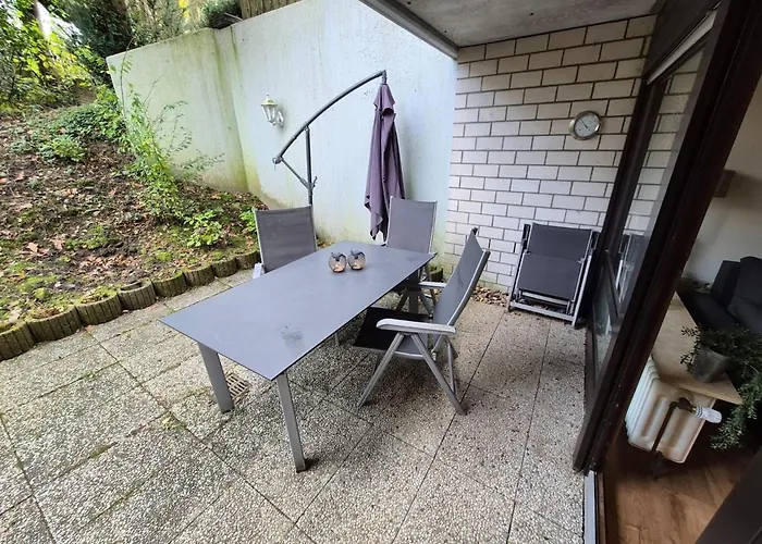 Uni- Und Citynahe Souterrain-wohnung Am Waldpark